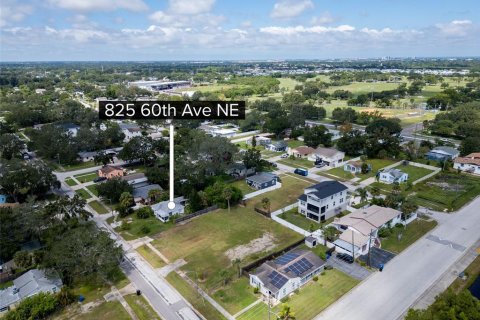 Casa en venta en Saint Petersburg, Florida, 2 dormitorios, 67.26 m2 № 2385601 - foto 6