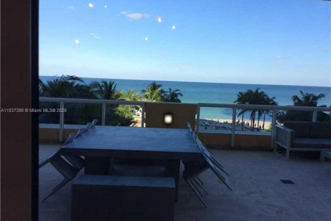 Copropriété à louer à Sunny Isles Beach, Floride: 3 chambres, 205.69 m2 № 1821930 - photo 2