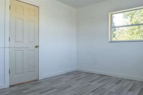 House in Miami, Florida 3 bedrooms, 157.93 sq.m. № 1985092 - photo 23