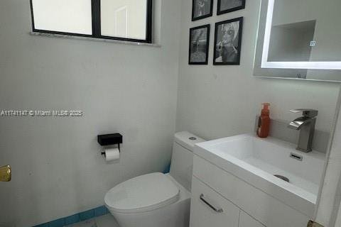 House in Miami, Florida 3 bedrooms, 157.93 sq.m. № 1985092 - photo 10