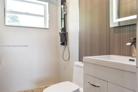 House in Miami, Florida 3 bedrooms, 157.93 sq.m. № 1985092 - photo 29