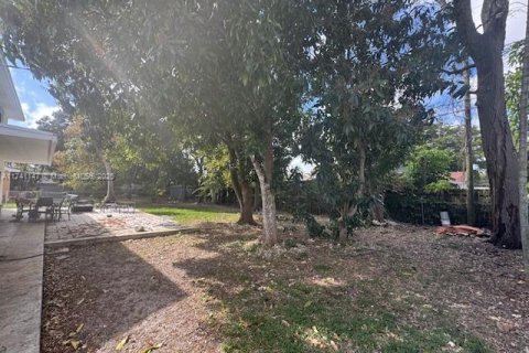 House in Miami, Florida 3 bedrooms, 157.93 sq.m. № 1985092 - photo 15