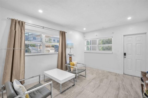 Condo in Oakland Park, Florida, 2 bedrooms  № 1697605 - photo 5