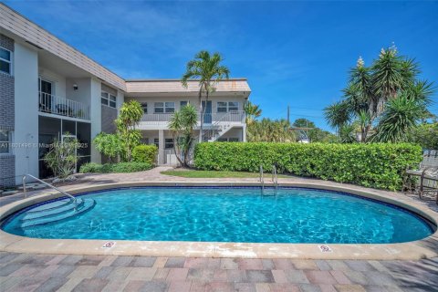 Condo in Oakland Park, Florida, 2 bedrooms  № 1697605 - photo 19