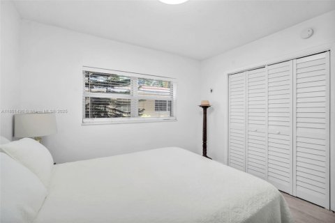 Condo in Oakland Park, Florida, 2 bedrooms  № 1697605 - photo 16
