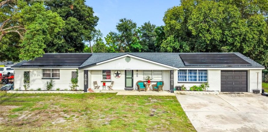 Villa ou maison à Leesburg, Floride 5 chambres, 178.19 m2 № 2413870