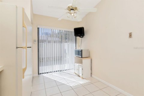 House in Tarpon Springs, Florida 2 bedrooms, 109.35 sq.m. № 2101349 - photo 7