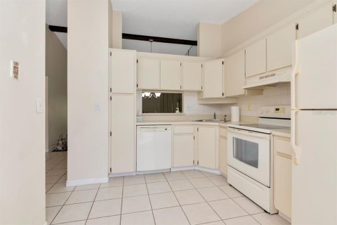 House in Tarpon Springs, Florida 2 bedrooms, 109.35 sq.m. № 2101349 - photo 8