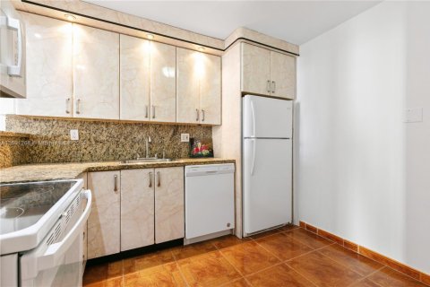Condominio en venta en Hallandale Beach, Florida, 1 dormitorio, 80.82 m2 № 1439761 - foto 11