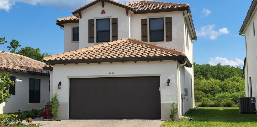 Villa ou maison à Ave Maria, Floride 3 chambres, 169.64 m2 № 1691106