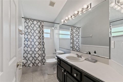 House in Clermont, Florida 4 bedrooms, 249.91 sq.m. № 1649569 - photo 23