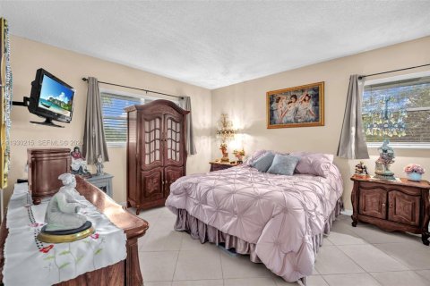 Купить кондоминиум в Маргит, Флорида 2 спальни, 89м2, № 2061030 - фото 8