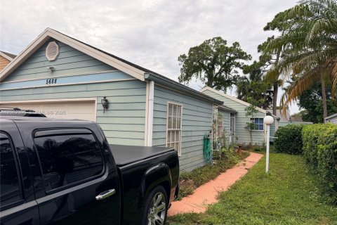 Villa ou maison à West Palm Beach, Floride 3 chambres, 116.41 m2 № 2372681