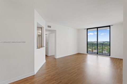 Condo in Coral Gables, Florida, 2 bedrooms  № 2032792 - photo 2