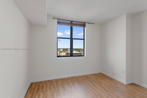 Condo in Coral Gables, Florida, 2 bedrooms  № 2032792 - photo 10