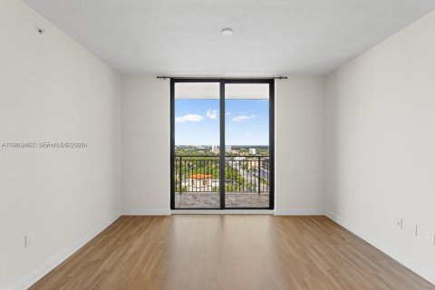 Condo in Coral Gables, Florida, 2 bedrooms  № 2032792 - photo 18