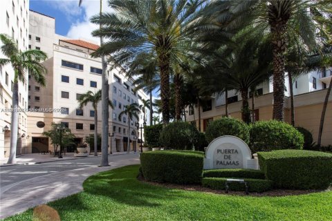 Condo in Coral Gables, Florida, 2 bedrooms  № 2032792 - photo 23