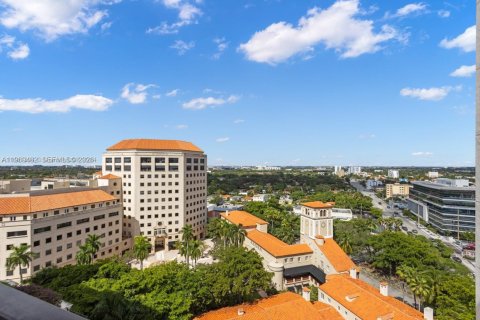 Condo in Coral Gables, Florida, 2 bedrooms  № 2032792 - photo 14