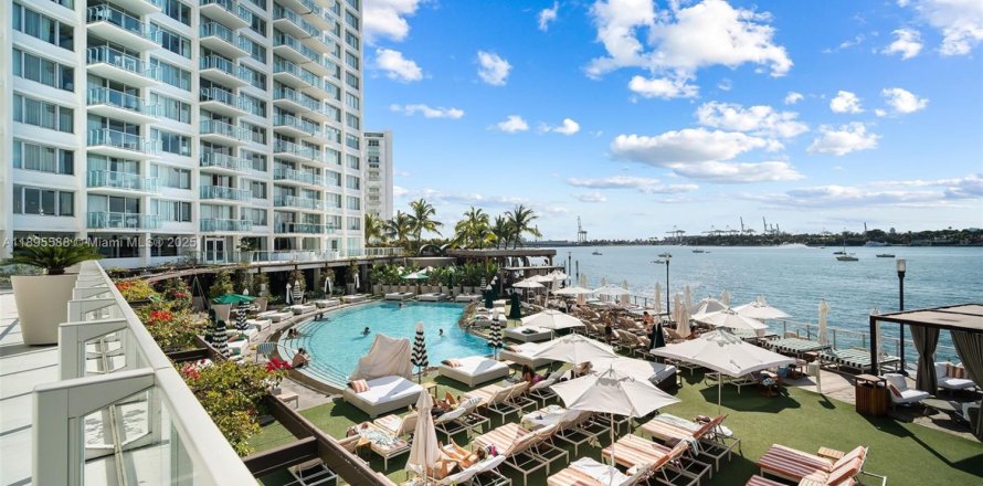 Estudio en el Condominio en Miami Beach, Florida № 2034223