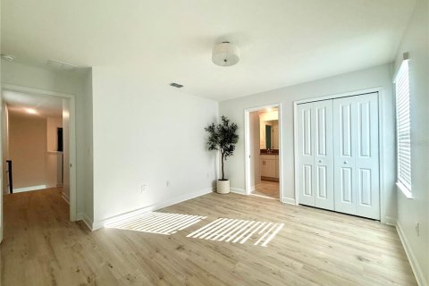 House in Orlando, Florida 3 bedrooms, 183.95 sq.m. № 1912001 - photo 4