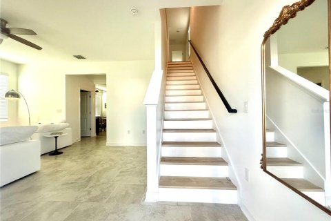 House in Orlando, Florida 3 bedrooms, 183.95 sq.m. № 1912001 - photo 12