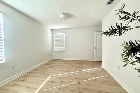 Casa en alquiler en Orlando, Florida, 3 dormitorios, 183.95 m2 № 1912001 - foto 5