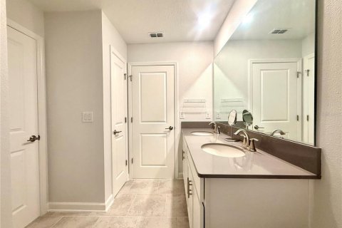 House in Orlando, Florida 3 bedrooms, 183.95 sq.m. № 1912001 - photo 20
