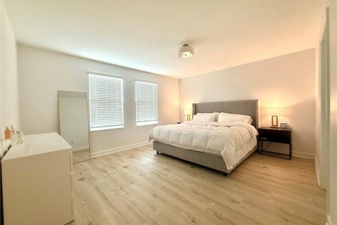 House in Orlando, Florida 3 bedrooms, 183.95 sq.m. № 1912001 - photo 14
