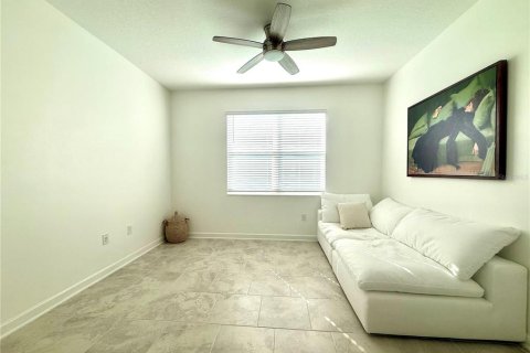 House in Orlando, Florida 3 bedrooms, 183.95 sq.m. № 1912001 - photo 8
