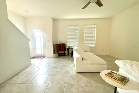 House in Orlando, Florida 3 bedrooms, 183.95 sq.m. № 1912001 - photo 13