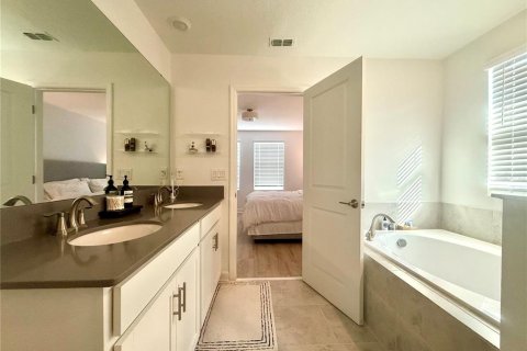 Casa en alquiler en Orlando, Florida, 3 dormitorios, 183.95 m2 № 1912001 - foto 16