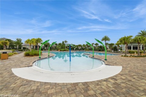House in Orlando, Florida 3 bedrooms, 183.95 sq.m. № 1912001 - photo 30
