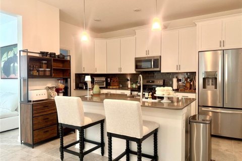 House in Orlando, Florida 3 bedrooms, 183.95 sq.m. № 1912001 - photo 9
