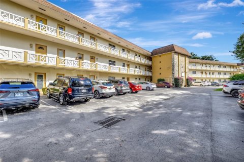 Купить кондоминиум в Лодердейл-Лейкс, Флорида 1 спальня, 63.55м2, № 1985130 - фото 16