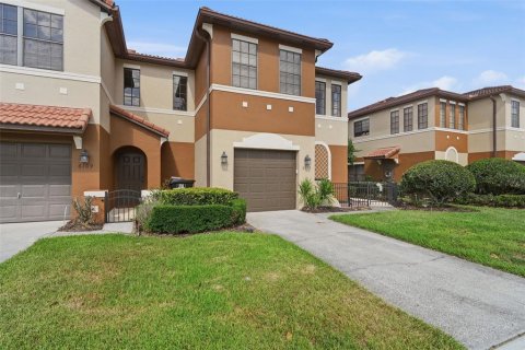 Touwnhouse à vendre à Orlando, Floride: 3 chambres, 154.12 m2 № 2142859 - photo 2