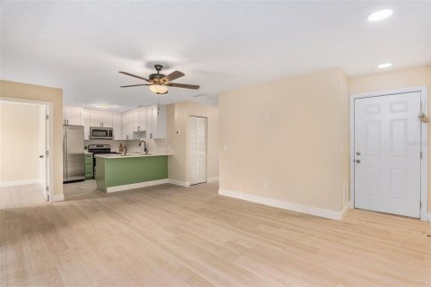 Condo in Tampa, Florida, 3 bedrooms  № 2236862 - photo 12