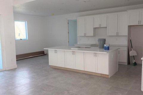 House in Port St. Lucie, Florida 4 bedrooms, 194.72 sq.m. № 2078150 - photo 5