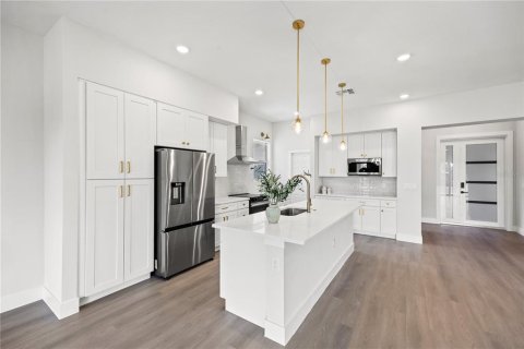 Casa en venta en North Port, Florida, 4 dormitorios, 208.47 m2 № 1876482 - foto 12