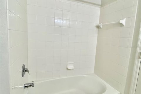 Touwnhouse à vendre à Kissimmee, Floride: 3 chambres, 120.4 m2 № 1732521 - photo 24