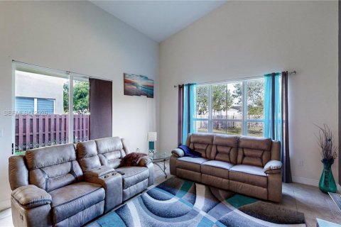 Casa en venta en Homestead, Florida, 4 dormitorios, 262.91 m2 № 2003655 - foto 19