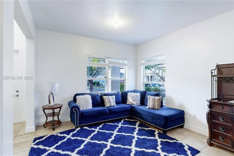 Casa en venta en Homestead, Florida, 4 dormitorios, 262.91 m2 № 2003655 - foto 6