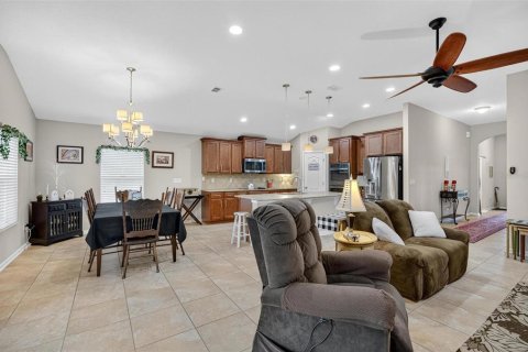 Casa en venta en Palm Coast, Florida, 4 dormitorios, 191.56 m2 № 1911359 - foto 8