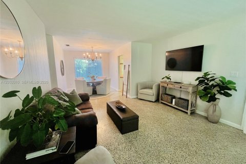 Villa ou maison à louer à Miami, Floride: 3 chambres, 127.28 m2 № 2068524 - photo 9