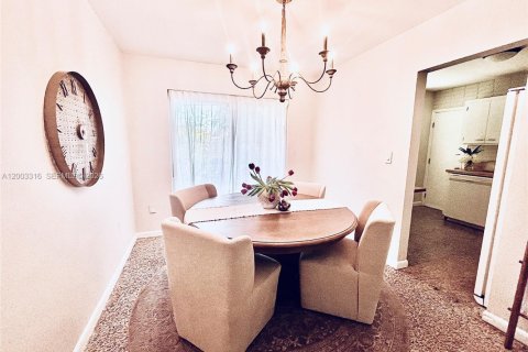 Villa ou maison à louer à Miami, Floride: 3 chambres, 127.28 m2 № 2068524 - photo 4