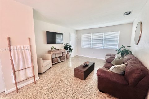 Villa ou maison à louer à Miami, Floride: 3 chambres, 127.28 m2 № 2068524 - photo 7