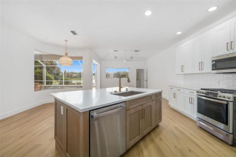Casa en venta en Lakewood Ranch, Florida, 4 dormitorios, 231.7 m2 № 1784427 - foto 10