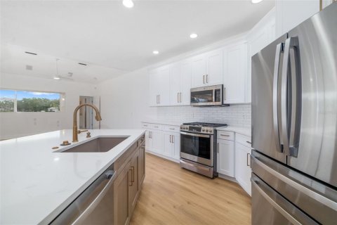 Casa en venta en Lakewood Ranch, Florida, 4 dormitorios, 231.7 m2 № 1784427 - foto 9