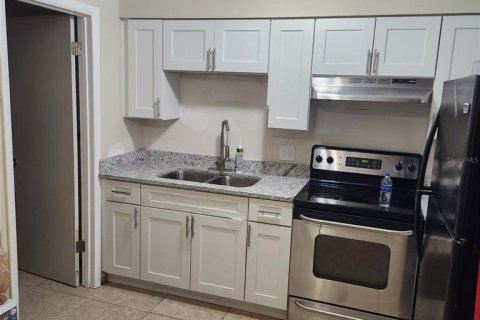 Commercial property in Cocoa, Florida 4 bedrooms, 77.76 sq.m. № 1912041 - photo 6