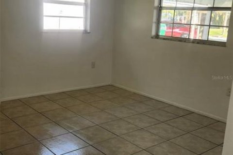 Commercial property in Cocoa, Florida 4 bedrooms, 77.76 sq.m. № 1912041 - photo 15