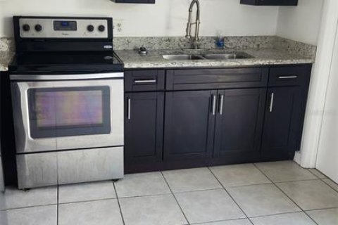 Commercial property in Cocoa, Florida 4 bedrooms, 77.76 sq.m. № 1912041 - photo 5